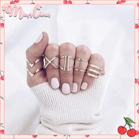 Mary's Cherries Boutique Jewelry - 🍒 LAST ONE 😱 TRENDY Gold Ring Set